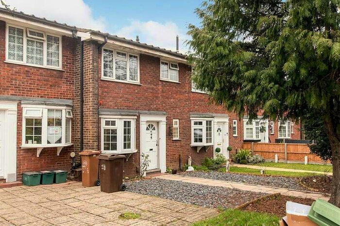 3 Bedroom House To Rent In Woodcote Road, Wallington, Surrey, SM6