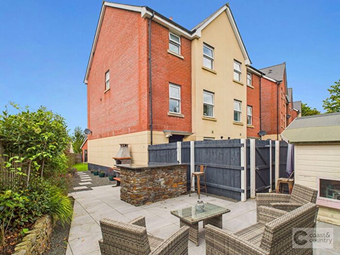 4 Bedroom Semi-detached House For Sale In Chantry Lawn, Kingsteignton., TQ12