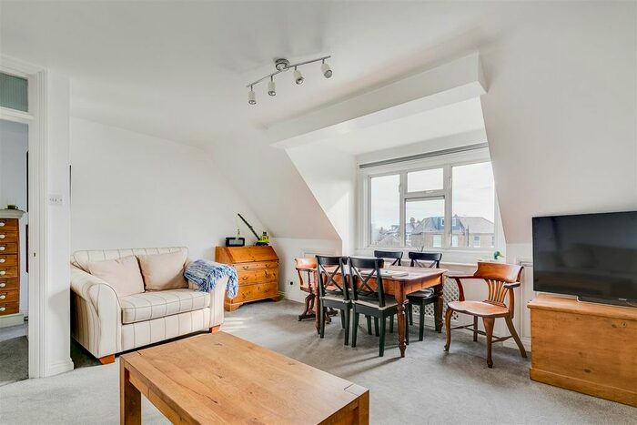 2 Bedroom Flat To Rent In Grange Road, London W4