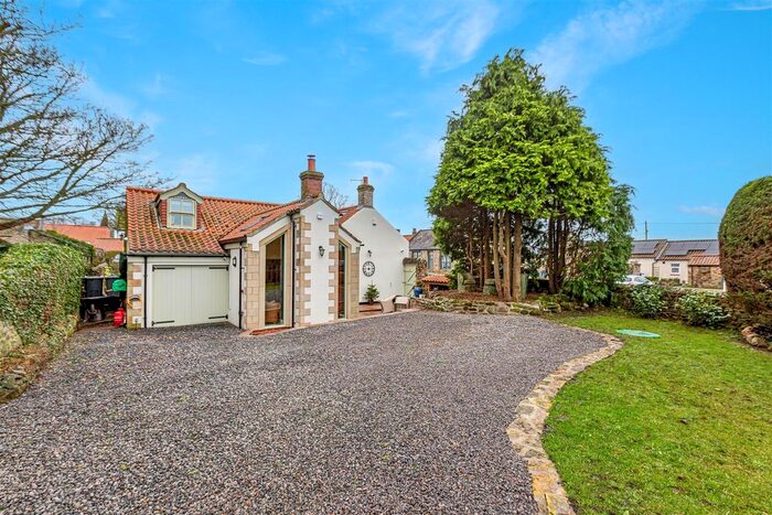 3 Bedroom Property For Sale In The Green, Piercebridge, Darlington, DL2