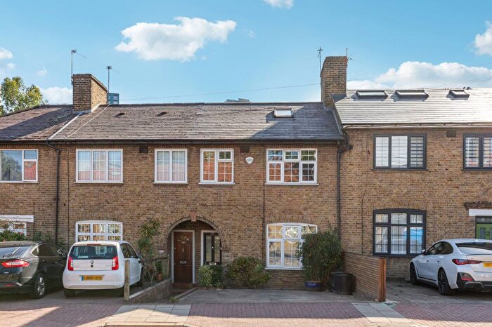 3 Bedroom Terraced House For Sale In Buckhold Road, Wandsworth Park, SW18