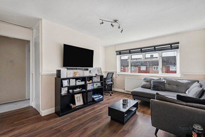 1 Bedroom Flat To Rent In Barn Mead, Harlow, CM18