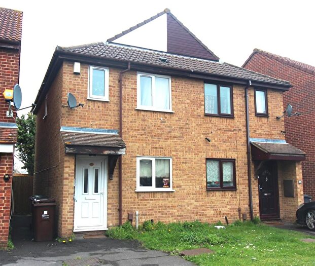 2 Bedroom Property To Rent In Holden Close, Dagenham, RM8