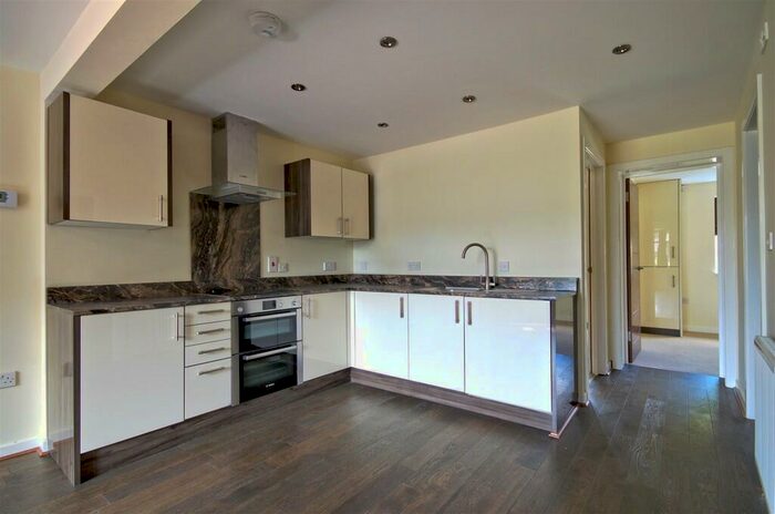 2 Bedroom Apartment To Rent In Mowbray Road, Cambridge, CB1