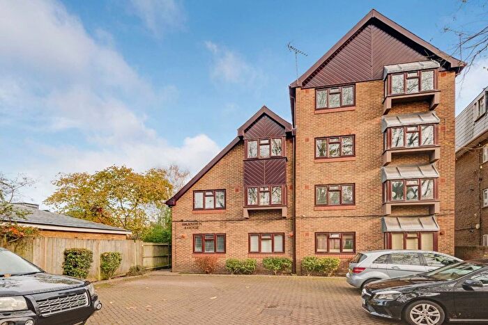 2 Bedroom Flat To Rent In Burlington Road, London, W4