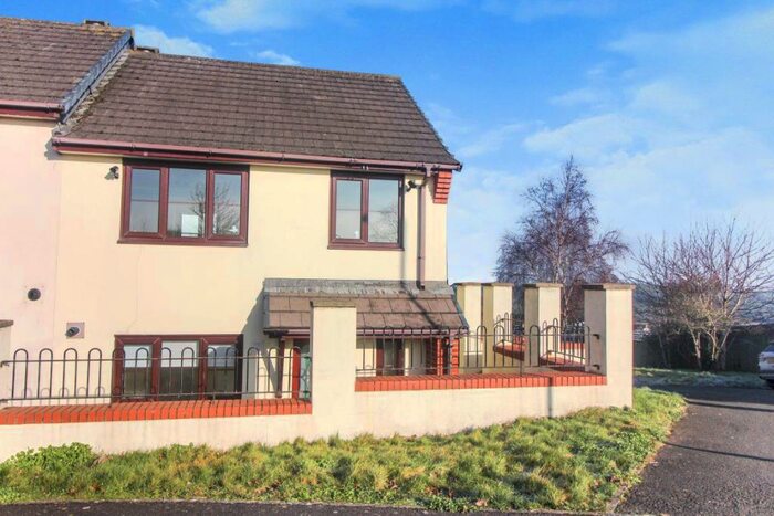 3 Bedroom House To Rent In Bideford, EX39