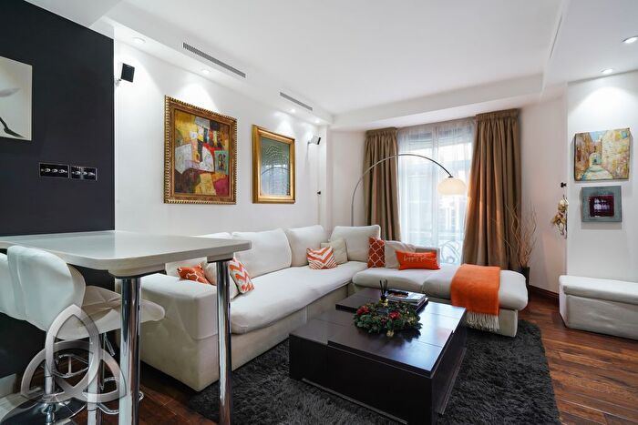 2 Bedroom Flat To Rent In Carrington House, Hertford Street, Mayfair, W1J