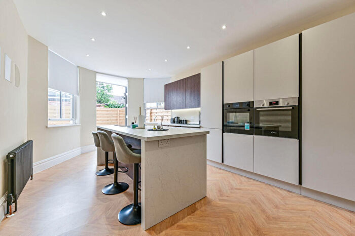 4 Bedroom Semi-Detached House For Sale In Stuart Crescent, London, , Wood Green, London, N22