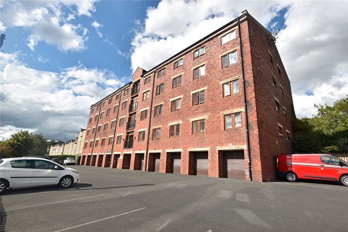 2 Bedroom Flat For Sale In Apartment Tow Path House, Canal Road, Riddlesden, Keighley, West Yorkshire, BD20