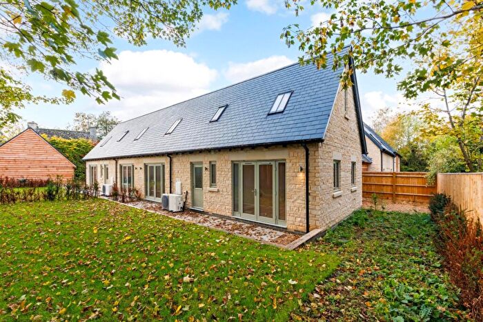 2 Bedroom House To Rent In Harcourt Meadow Blackditch, OX29