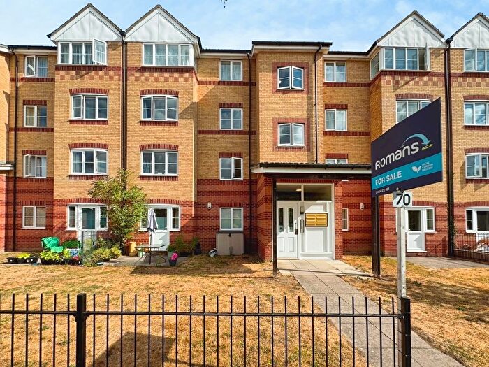 1 Bedroom Flat For Sale In Peatey Court, Princes Gate, High Wycombe, HP13