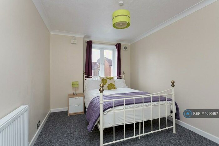 1 Bedroom Flat To Rent In Arundel Street, Portsmouth, PO1