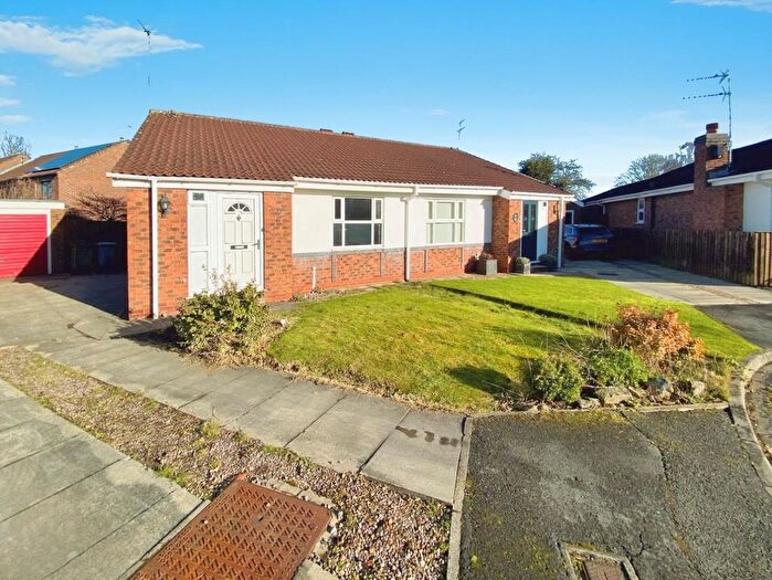 2 Bedroom Detached Bungalow To Rent In Seaton Close, York, YO10
