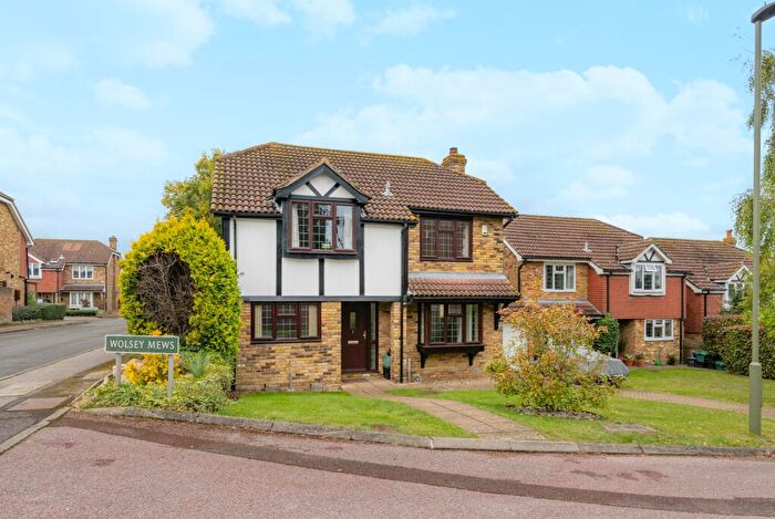 4 Bedroom Detached House To Rent In Wolsey Mews, Orpington, BR6