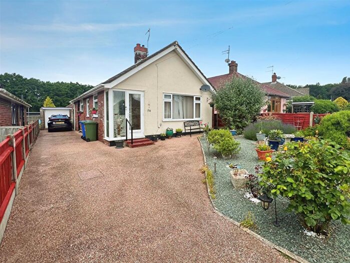 2 Bedroom Detached Bungalow For Sale In Elmhurst Avenue, Lowestoft, NR32