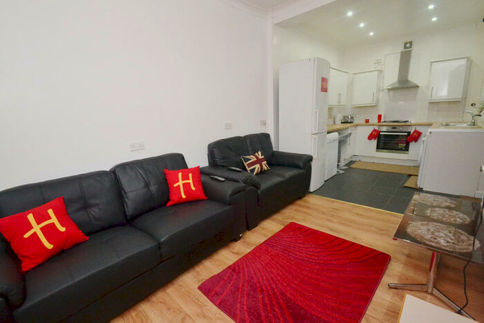 6 Bedroom Terraced House To Rent In Standish Road, Fallowfield, Manchester, M14