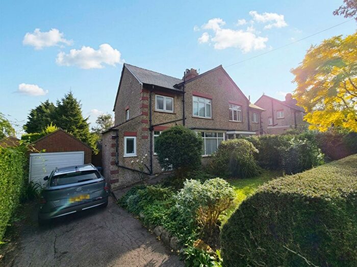 3 Bedroom Semi-Detached House For Sale In Cross Lane, Scarborough, YO12
