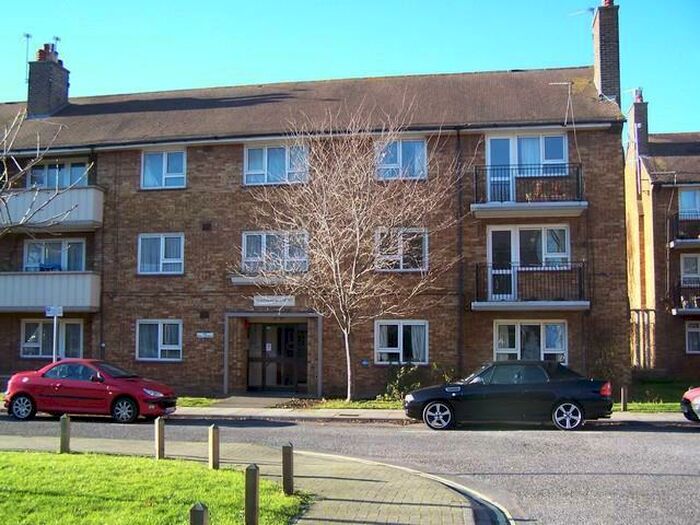 3 Bedroom Flat To Rent In South Street, Southsea, Hants, PO5