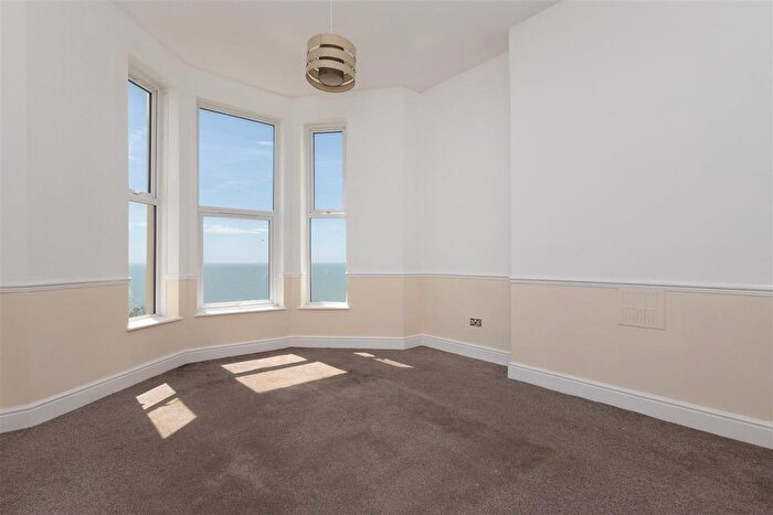 2 Bedroom Flat For Sale In West Hill Road, St. Leonards-On-Sea, TN38