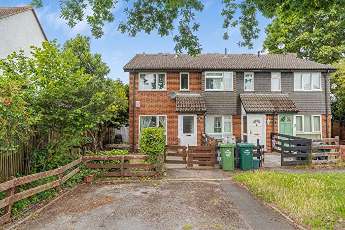 1 Bedroom Terraced House For Sale In Hughes Road, Ashford, TW15