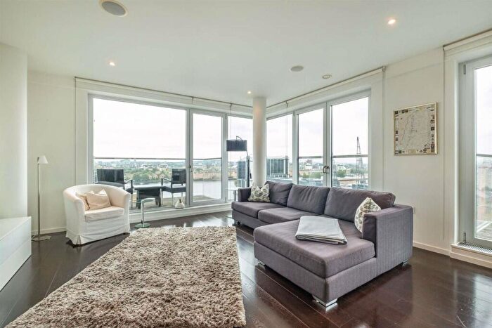 2 Bedroom Flat For Sale In Oakland Quay, London, E14