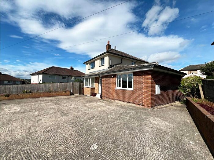 4 Bedroom Detached House For Sale In Longden Walk, Lepton, HD8