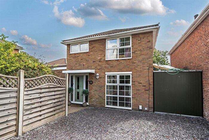 3 Bedroom Detached House For Sale In Hollam Crescent, Fareham, PO14