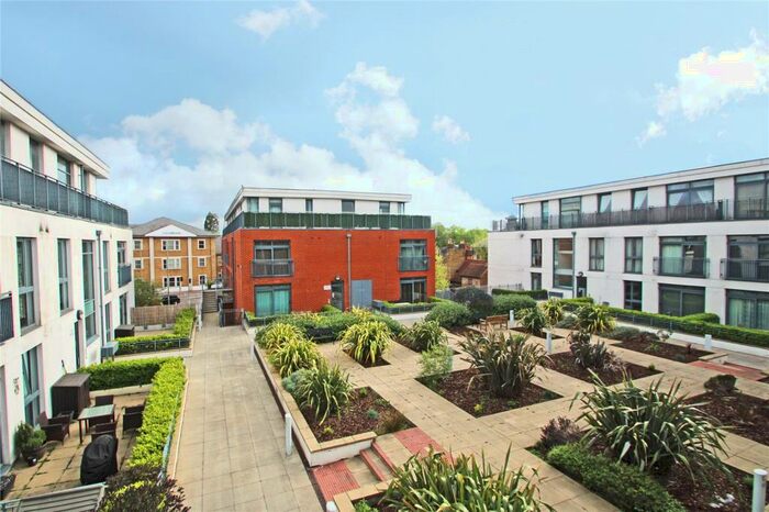 2 Bedroom Apartment To Rent In Chertsey, Surrey, KT16