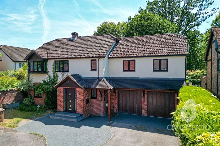 5 Bedroom Detached House For Sale In Shrublands Drive, Lightwater, Surrey, GU18