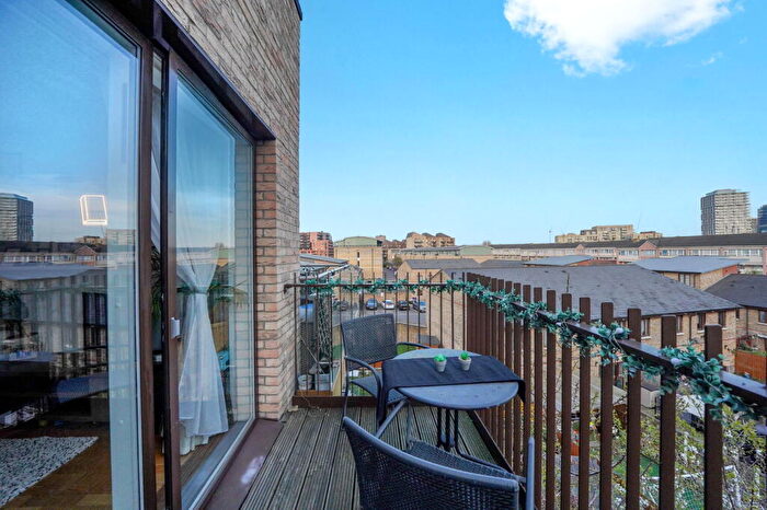 1 Bedroom Flat For Sale In Harrold Court, Guthridge Close, London, E14