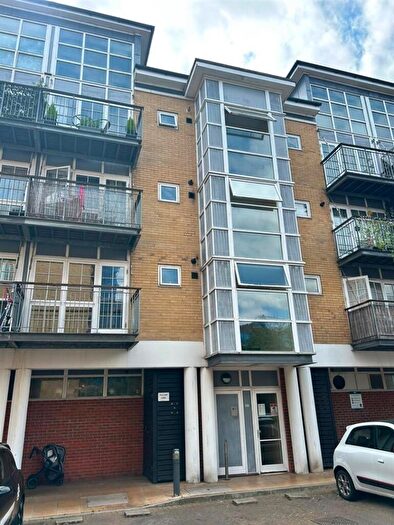 2 Bedroom Flat To Rent In Malt House Place, Romford, RM1