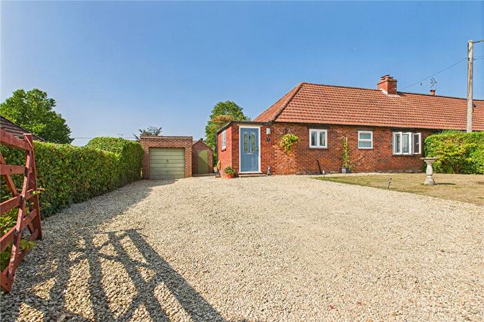 3 Bedroom Bungalow For Sale In Back Lane, Beenham, Reading, Berkshire, RG7