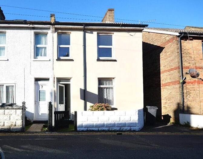 3 Bedroom Semi Detached House To Rent In Bournemouth Close To Town, BH1
