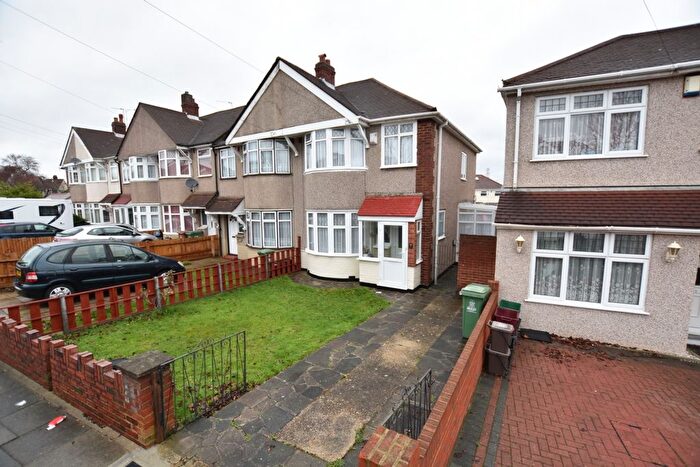 3 Bedroom Terraced House To Rent In Sutherland Avenue, Welling, DA16
