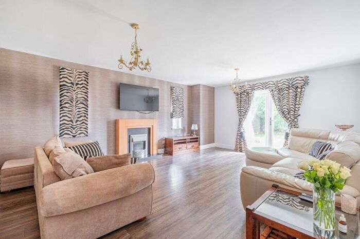4 Bedroom Detached House For Sale In Victory Avenue, Bradwell, NR31