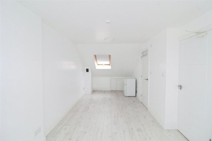 1 Bedroom Studio To Rent In Pemdevon Road, Croydon, CR0