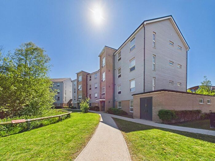 2 Bedroom Apartment For Sale In Wakeford Court, Kennett Lane, Chertsey, Surrey, KT16