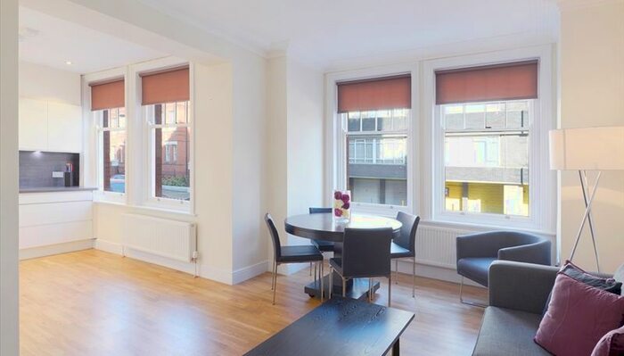 3 Bedroom Flat To Rent In Hamlet Gardens, London, W6