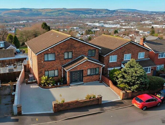 6 Bedroom Detached House For Sale In Francis Road, Morriston, Swansea, City And County Of Swansea., SA6