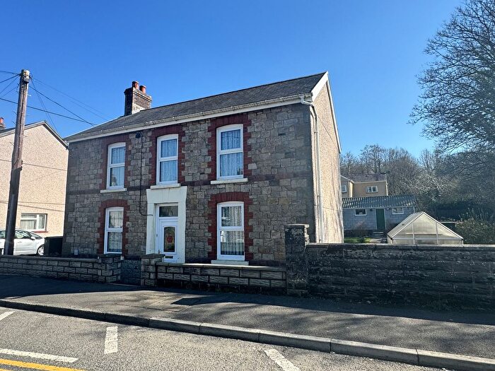 2 Bedroom Detached House For Sale In Cwmamman Road, Glanamman, Ammanford, Carmarthenshire., SA18