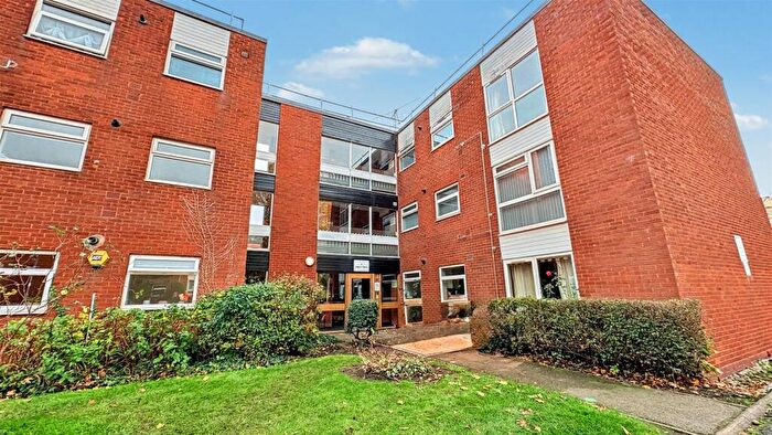 2 Bedroom Flat For Sale In Aspen Close, Acocks Green, B27
