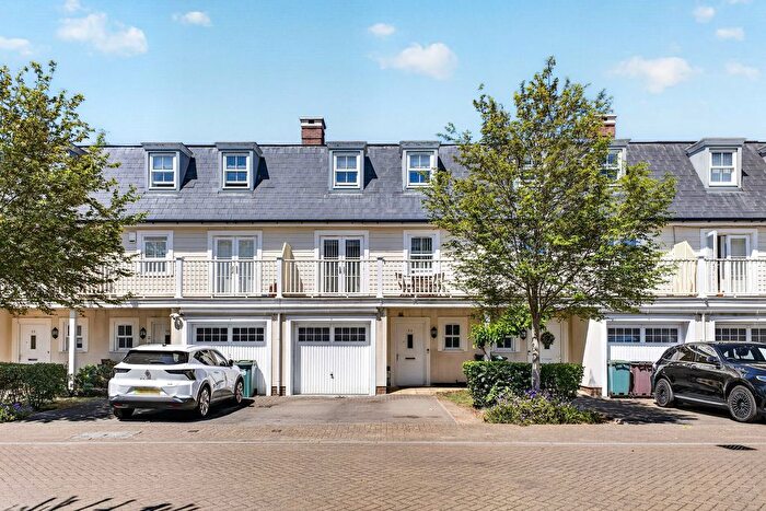 4 Bedroom Terraced House For Sale In Westmount Close, Worcester Park, KT4