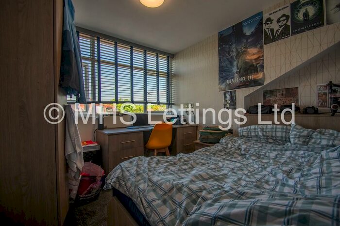 4 Bedroom Terraced House To Rent In Beechwood Crescent, Leeds, LS4