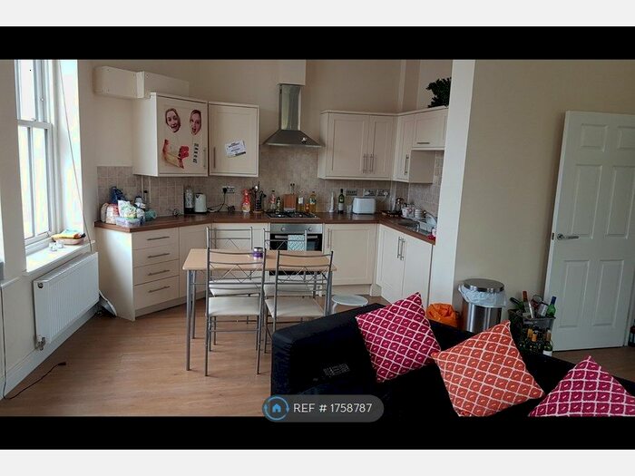 2 Bedroom Flat To Rent In Glengall Road, London, SE15
