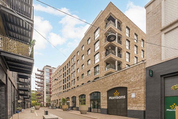 2 Bedroom Flat To Rent In Bradshaw Yard, Brentford, TW8