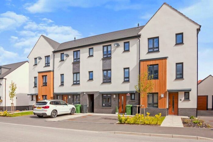 4 Bedroom Terraced House To Rent In Barrington Way, Leeds, West Yorkshire, LS15