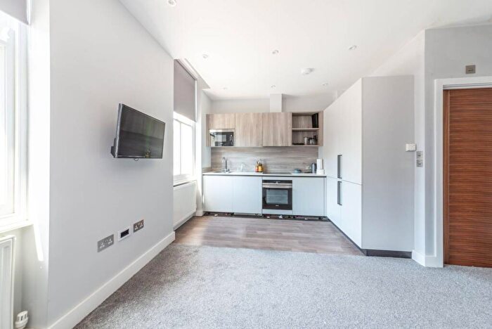 1 Bedroom Flat To Rent In Camden High Street, Camden Town, London, NW1