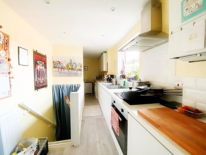 2 Bedroom Apartment For Sale In The Avenue, Wallsend, NE28