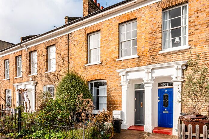 2 Bedroom Detached House To Rent In Shrubland Road, Hackney, E8