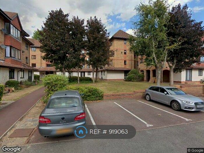 Studio To Rent In Orchard Grove, London, SE20